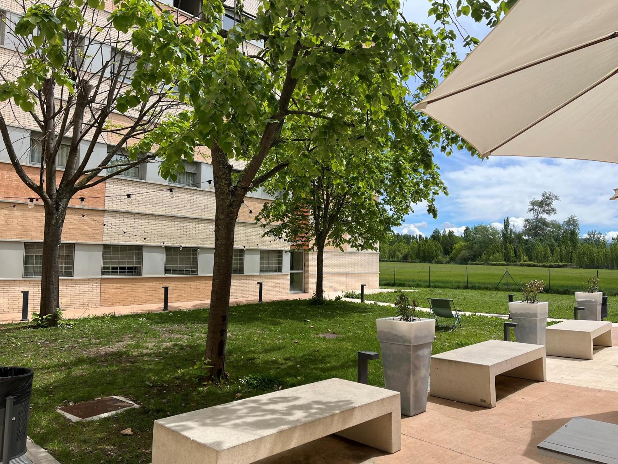 Residencia Universitaria Resa Los Abedules Pamplona Buitenkant foto