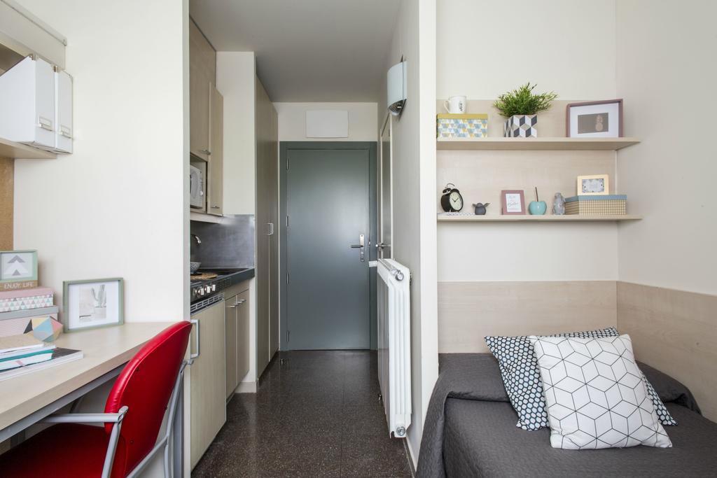 Residencia Universitaria Resa Los Abedules Pamplona Buitenkant foto