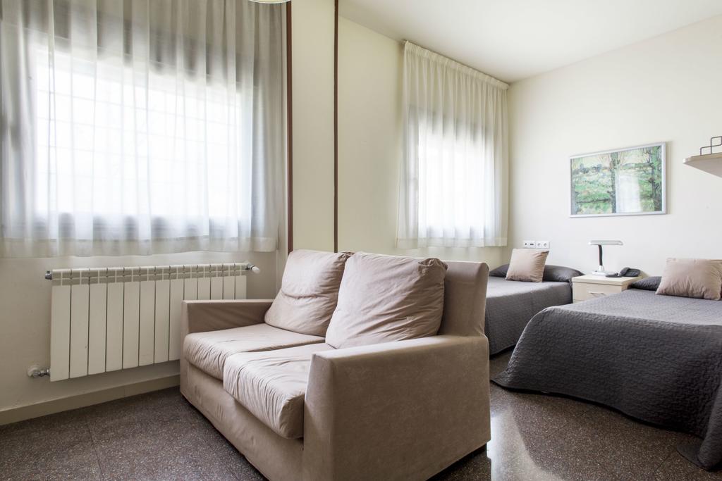 Residencia Universitaria Resa Los Abedules Pamplona Buitenkant foto