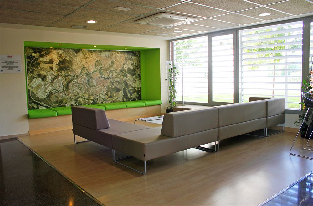 Residencia Universitaria Resa Los Abedules Pamplona Buitenkant foto