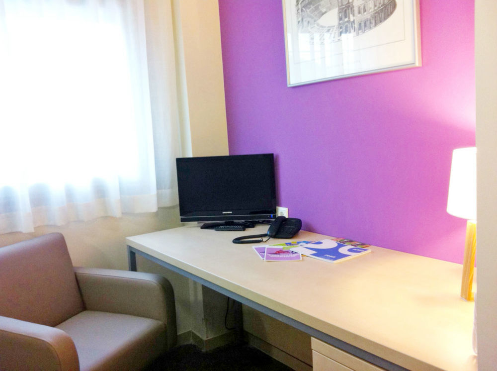 Residencia Universitaria Resa Los Abedules Pamplona Buitenkant foto