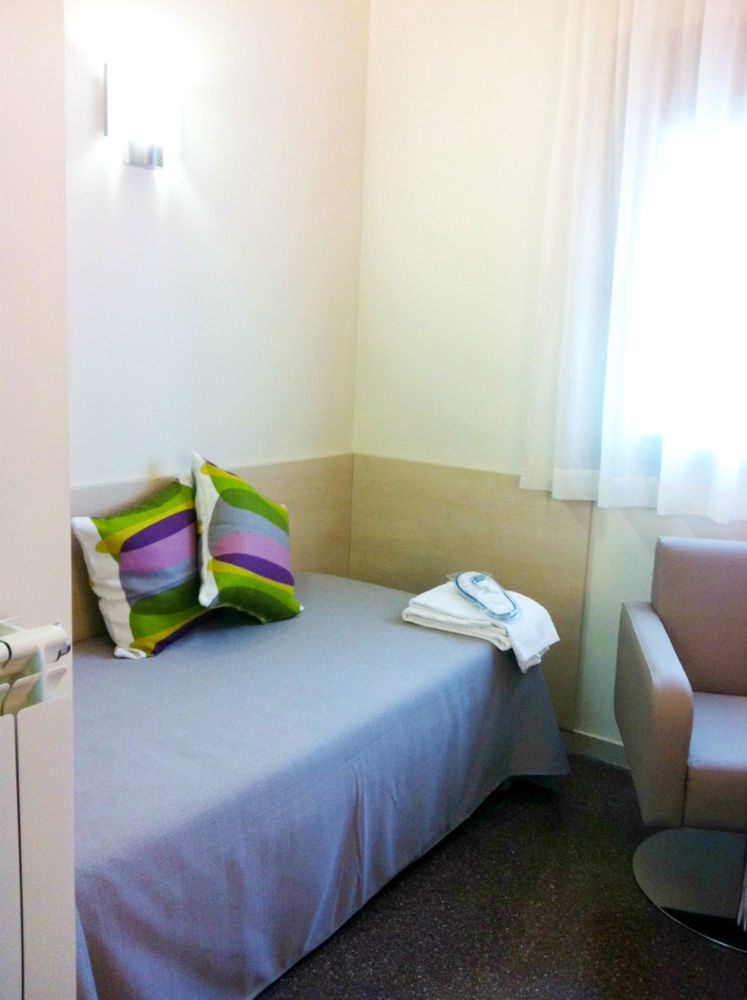 Residencia Universitaria Resa Los Abedules Pamplona Buitenkant foto