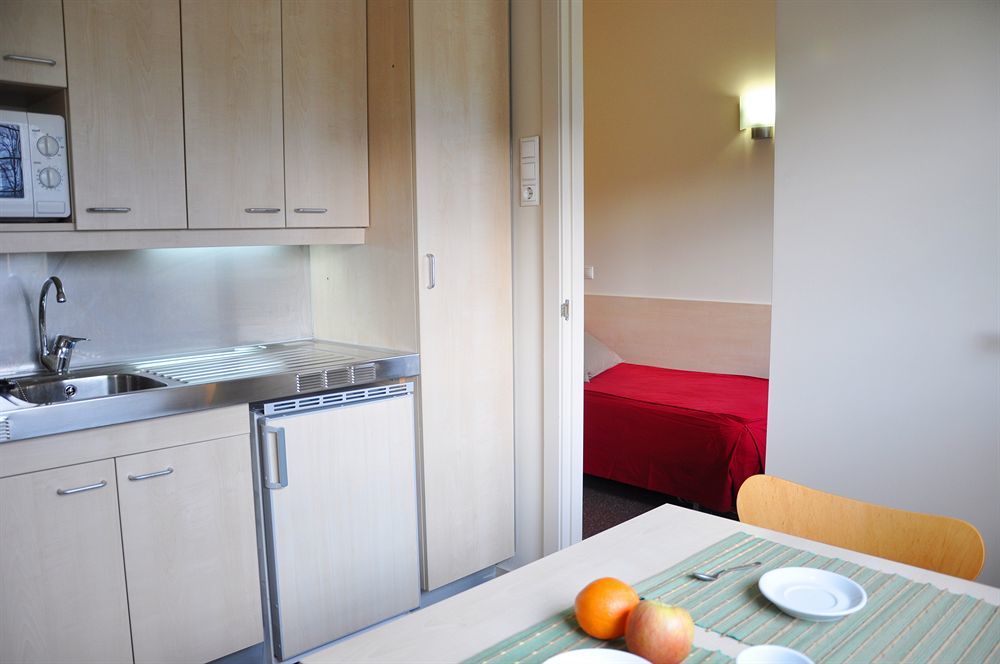 Residencia Universitaria Resa Los Abedules Pamplona Buitenkant foto