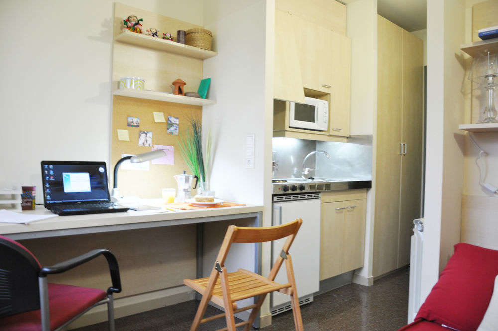 Residencia Universitaria Resa Los Abedules Pamplona Buitenkant foto
